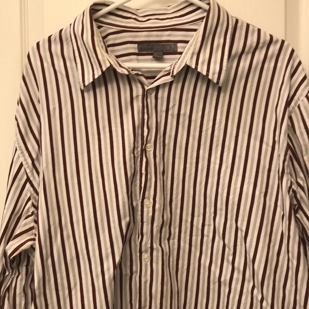 Old navy men’s button up striped shirt